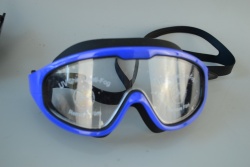 плувни очила Temp Glass черен силикон 19х7 см. 2 цвята (12 бр. в кашон)