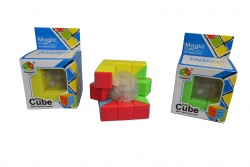 детска играчка от пластмаса, рубик- пирамида, малка, триъгълник 4,8 см. (48 бр. в стек)