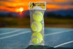 СПОРТНИ стоки, топки за тенис на корт 3 бр. (Промоция- при покупка над 10 комплекта, базова цена 2,15 лв.)
