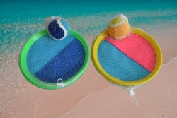 плажна играчка, със залепящо топче 20,2 см. 3 разцветки