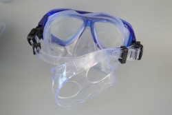ПЛУВНА маска за лице Temp Glass разделена с качествена закопчалка, електикаво жълто, черно, черно със синьо (Промоция- при покупка над 10 бр. базова цена  8,50 лв.)(50 бр. в кашон)