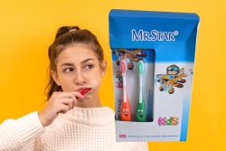 дентална хигиена, четки за зъби, детски- усмивка 1 плюс 1 Mr. Star 17х24х3 см. (12 бр. в кутия)