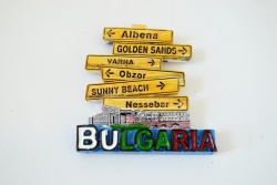 дървен сувенир, рамка за снимка- лодка Bulgaria 19,5х17,5 см. подходяща за снимка 6х8 см. морски дизайн (4 бр. в кутия)