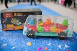 детска играчка от пластмса, автомобил, светещ, музикален, движещ се с ефект зъбни колела в кутия 18,3х7,5х5,8 см.