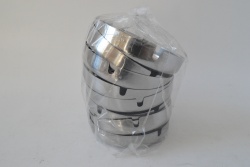 стъклен пепелник, квадратен, гравиран 10х10х3,5 см. в кутия