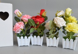 изкуствено цвете в керамична кашпа, зеленина и розички, разцъфващи 7,5х7,5х13,5 см. (12 бр. в стек)(288 бр. кашон)