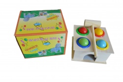 дървена играчка, меч с пластмасова, цветна ножница 72 см. (R4)