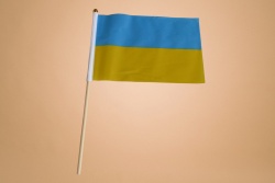 .национален флаг- Република България А.Б.В с дръжка 30x45 см. качествен полиестер, издържа на дъжд (50 бр. в стек)