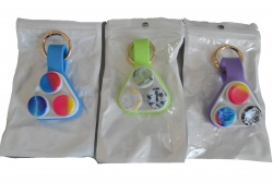 детска играчка от пластмаса Poppuck 3- кa, ключодържател 10х15 см (R8).