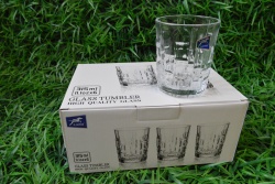 изделие от стъкло, чаши  6 бр. за уиски, квадрати 260 ml. 8,6х9,7 см.