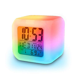 часовник, будилник- куб, светещ 7,5х7,5х7,5 см.