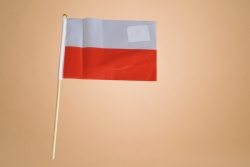 знаме Норвегия, качествен полиестер 14х21 см. с дървена дръжка (50 бр. в стек)