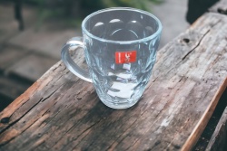 ИЗДЕЛИЕ  от стъкло, чаша, двустенна 250 ml. 8,5х7,8 см. в кутия ZY-58 (Промоция- при покупка над 12 бр.базова цена 3,19 лв.)