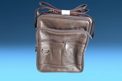 чанта за рамо, мъжка, телешка кожа 24х21х9 см. 5 ципа N10 (5 бр. в стек)