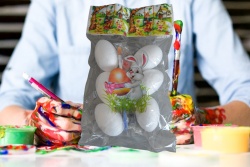 за оцветяване, играчки 6 бр. яйца с боички 6 см. (R8)