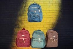 чанта, тип раница, дамска 33х25,5х17 см. 5 ципа 4 разцветки (5 бр. в стек, еднакви)