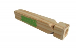 дървена играчка, свирка, издава звук като влак 19х3 см.