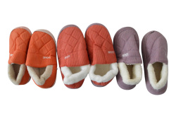 ПАНТОФИ, дамски, зимни с твърда подметка 36-37/38-39/40-41 номер (Промоция- при покупка на чувал 96 бр. базова цена 4,40 лв.)